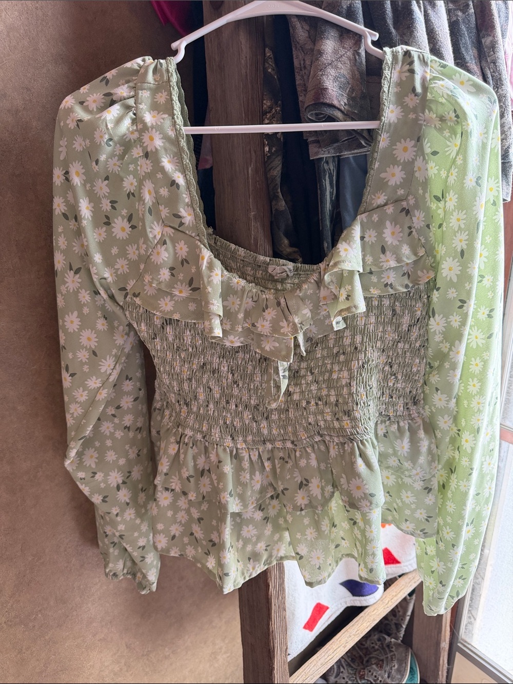 Smocked Daisy Print Peasant Top - Light Green